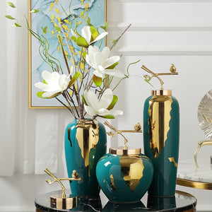 Beautiful Vase With Gold Pealing
